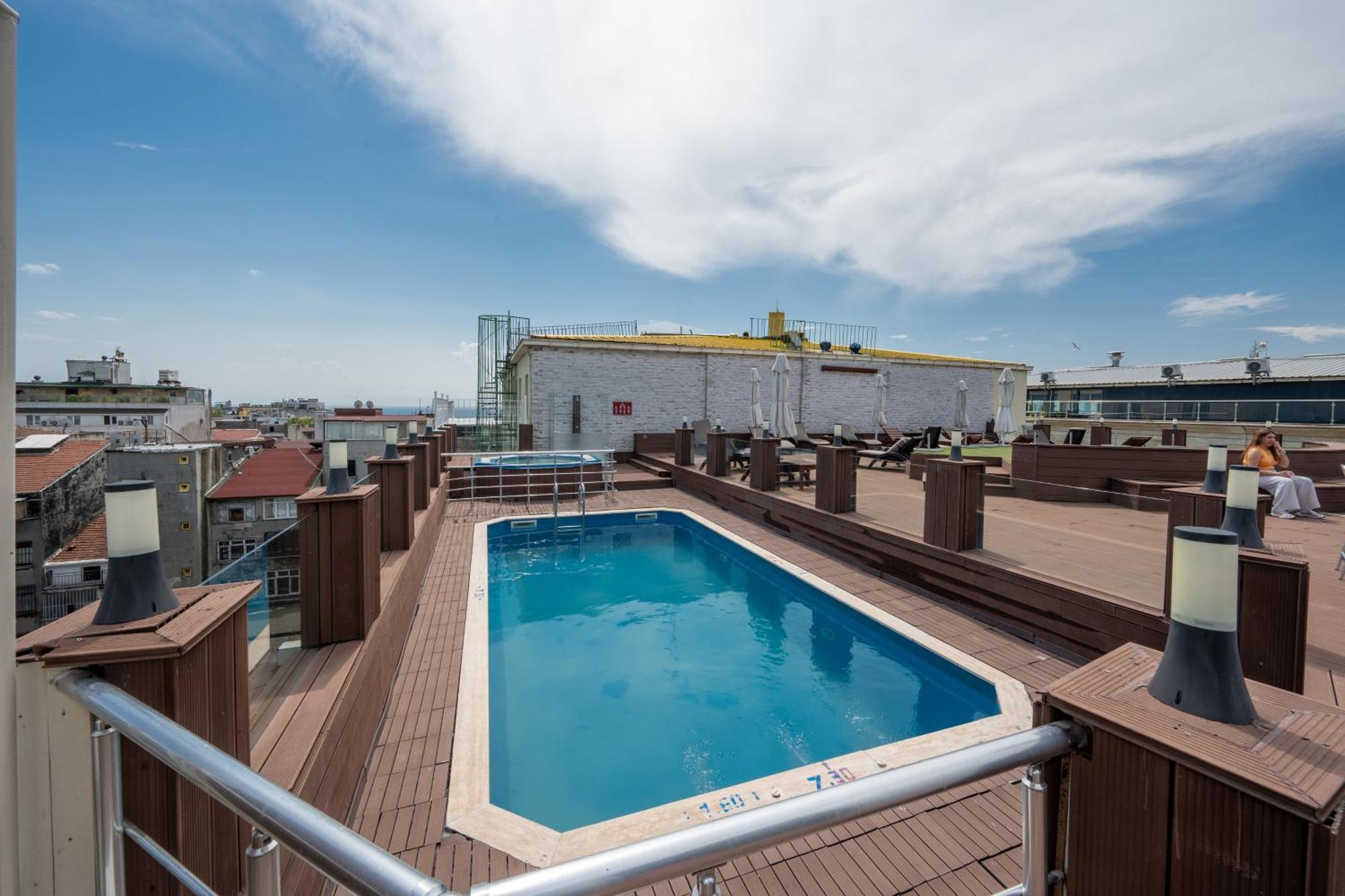 Klas Hotel Istanbul Exterior foto
